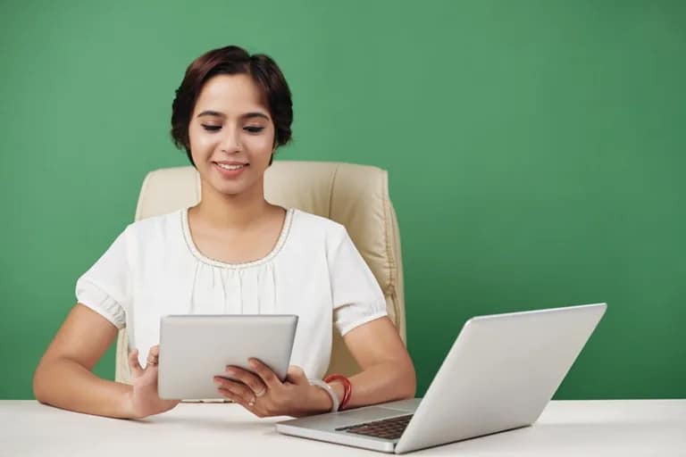 Student applying once for continuous study through online integrated courses